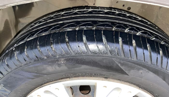 2013 Honda Amaze 1.2L I-VTEC S, Petrol, Manual, 64,561 km, Left Front Tyre Tread