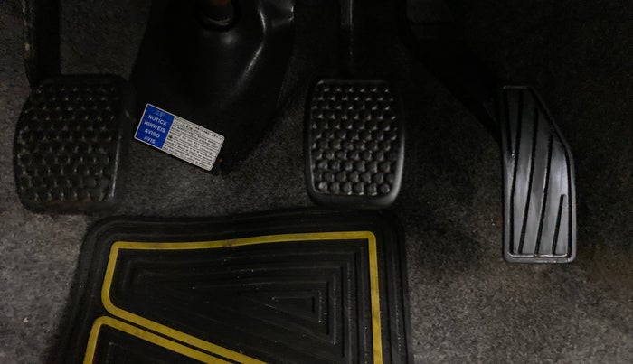 2019 Maruti Alto VXI, Petrol, Manual, 31,388 km, Pedals