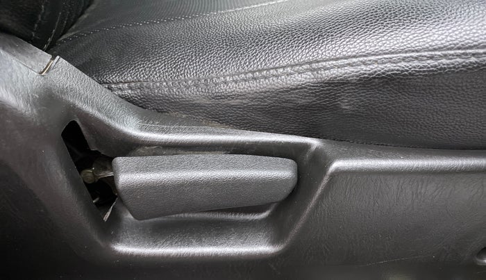 2019 Maruti Alto VXI, Petrol, Manual, 31,388 km, Driver Side Adjustment Panel