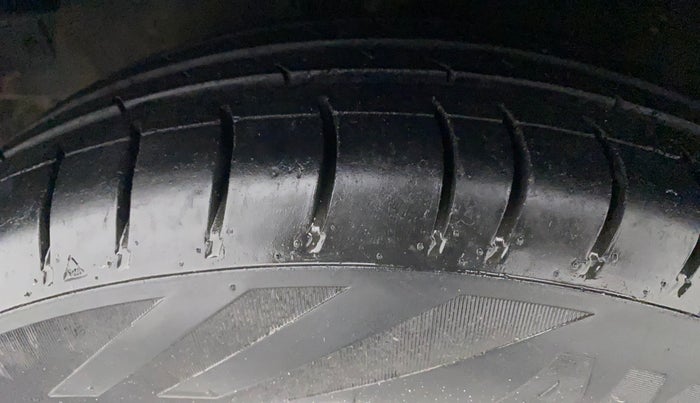 2011 Hyundai i10 SPORTZ 1.2, Petrol, Manual, 63,332 km, Left Front Tyre Tread