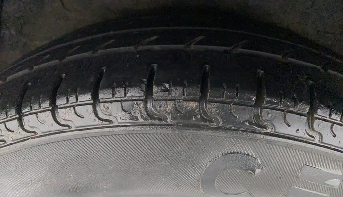 2011 Hyundai i10 SPORTZ 1.2, Petrol, Manual, 63,332 km, Right Rear Tyre Tread