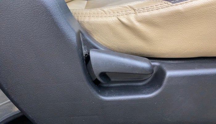 2018 Maruti Wagon R 1.0 VXI+ (O) MT, Petrol, Manual, 58,944 km, Driver Side Adjustment Panel