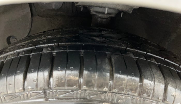 2014 Hyundai Grand i10 ASTA 1.2 KAPPA VTVT, Petrol, Manual, 38,012 km, Left Front Tyre Tread