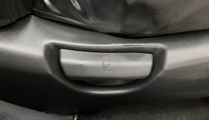 2014 Hyundai Grand i10 ASTA 1.2 KAPPA VTVT, Petrol, Manual, 38,012 km, Driver Side Adjustment Panel