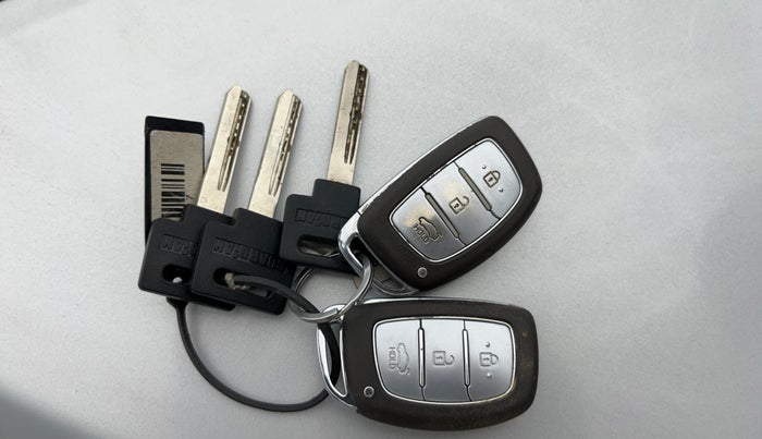 2014 Hyundai Grand i10 ASTA 1.2 KAPPA VTVT, Petrol, Manual, 38,012 km, Key Close Up