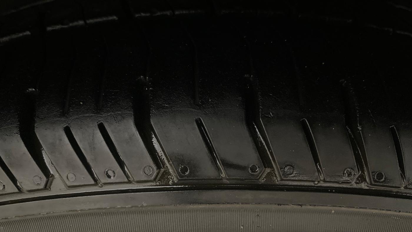 2014 Ford Figo EXI 1.4 DIESEL, Diesel, Manual, 1,11,292 km, Right Front Tyre Tread
