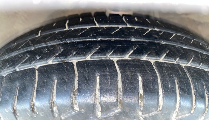 2014 Maruti Alto 800 LXI, Petrol, Manual, 52,408 km, Left Front Tyre Tread