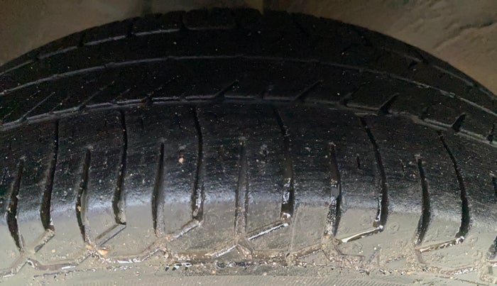 2014 Maruti Alto 800 LXI, Petrol, Manual, 52,408 km, Right Front Tyre Tread