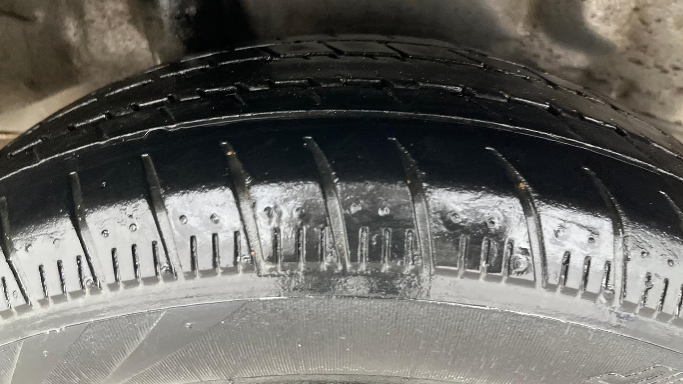 2015 Honda Amaze 1.2L I-VTEC S AT, Petrol, Automatic, 27,107 km, Right Rear Tyre Tread