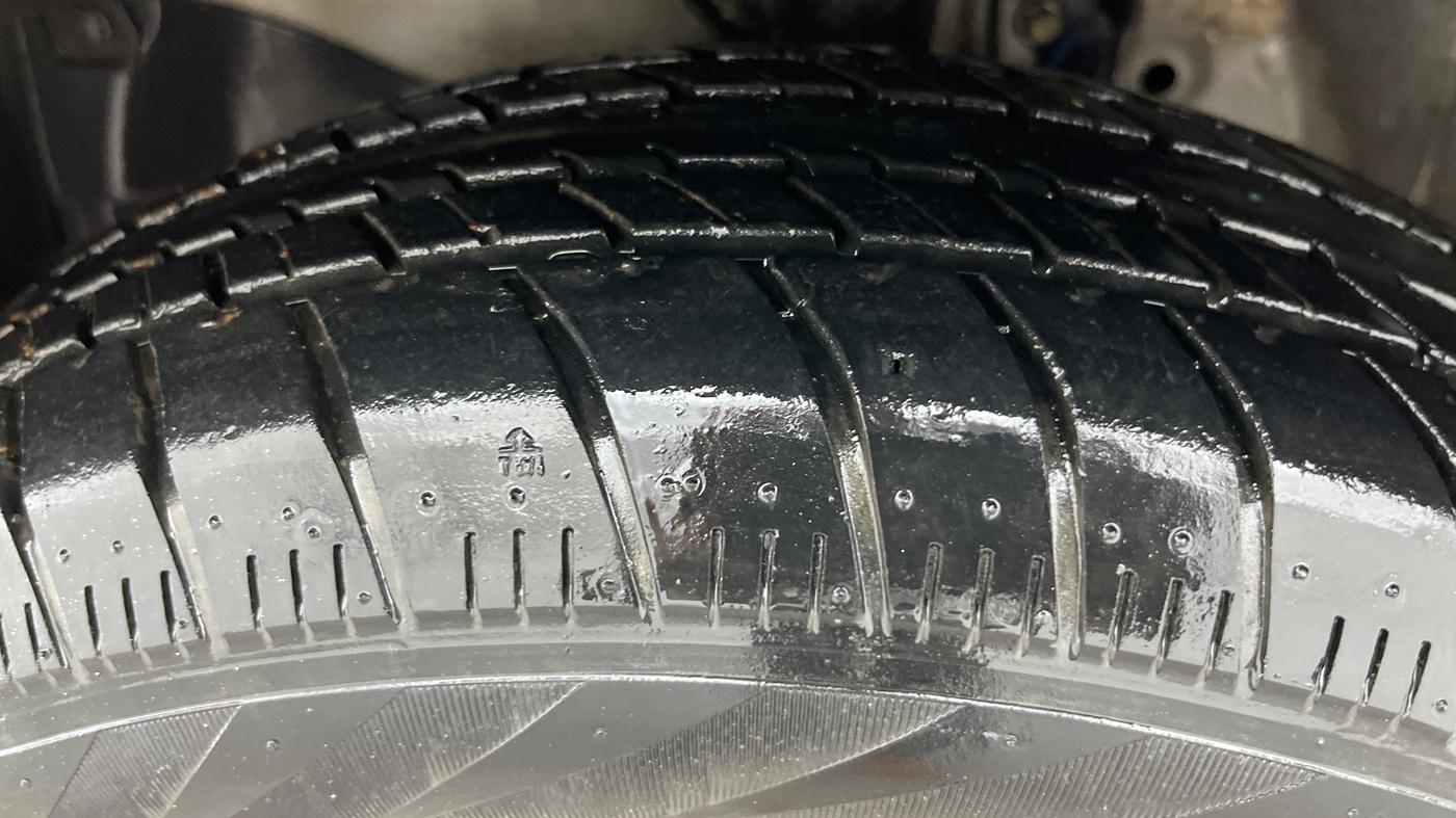2015 Honda Amaze 1.2L I-VTEC S AT, Petrol, Automatic, 27,107 km, Left Front Tyre Tread