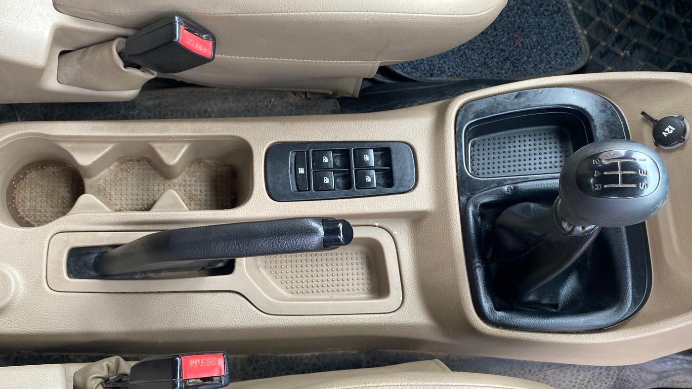 2021 Mahindra BOLERO NEO N 4, Diesel, Manual, 61,293 km, Gear Lever