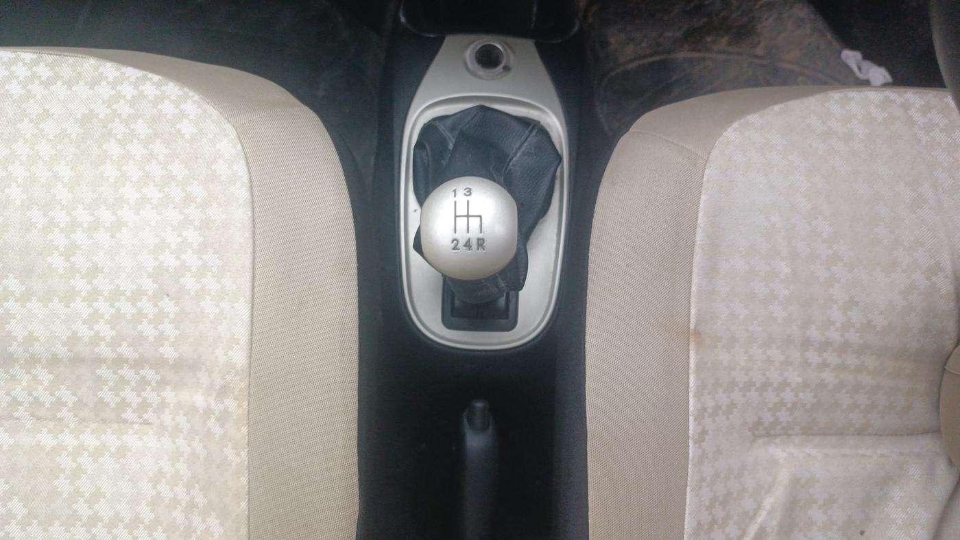 2014 Tata Nano TWIST XT, Petrol, Manual, 70,953 km, Gear Lever