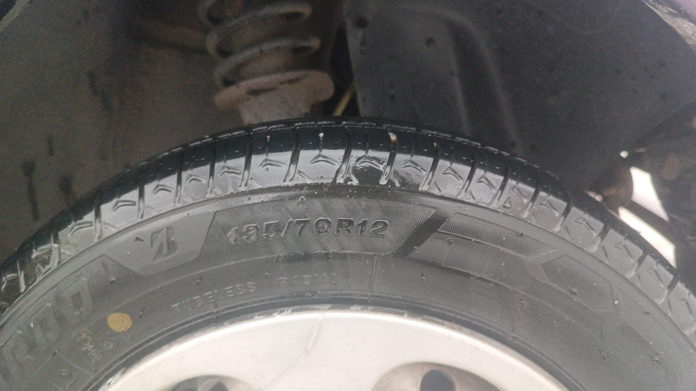 2014 Tata Nano TWIST XT, Petrol, Manual, 70,953 km, Right Front Tyre Tread