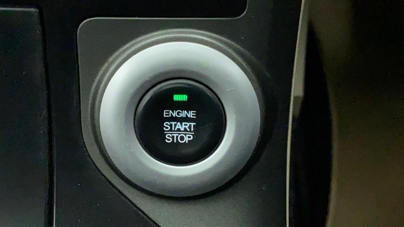 2015 Mahindra XUV500 W10, Diesel, Manual, 1,17,853 km, Keyless Start/ Stop Button