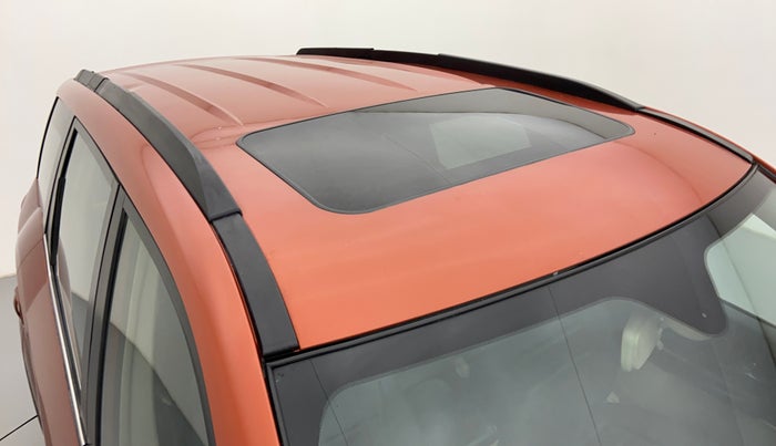 2015 Mahindra XUV500 W10, Diesel, Manual, 1,17,853 km, Roof