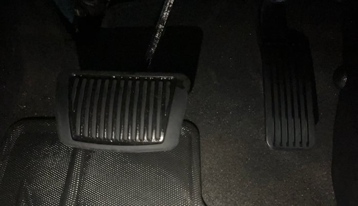 2021 Hyundai ALCAZAR 1.5 SIGNATURE (O) AT 6STR, Diesel, Automatic, 74,694 km, Pedals