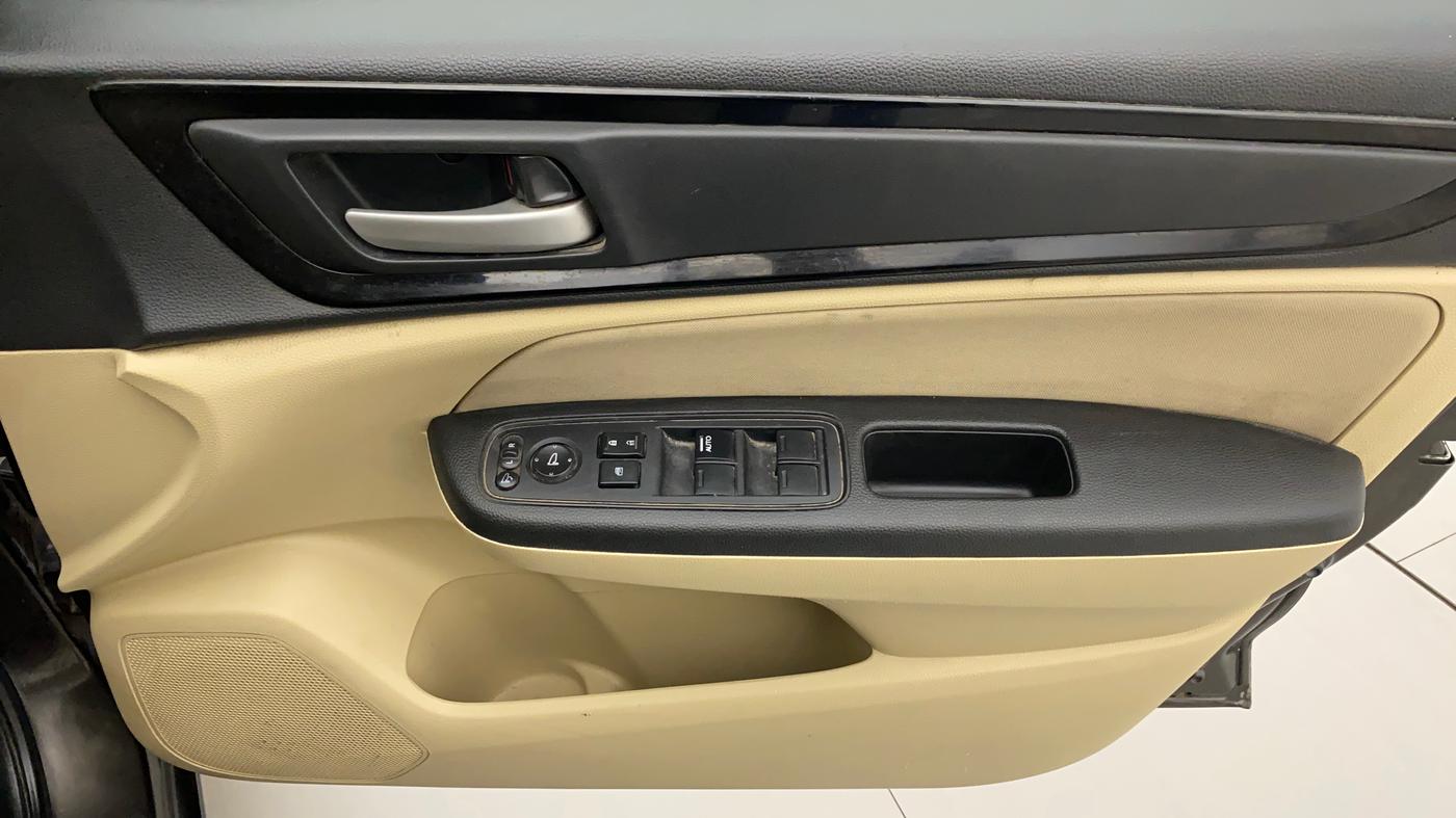 2019 Honda Amaze 1.2L I-VTEC VX, Petrol, Manual, 67,922 km, Driver Side Door Panels Control