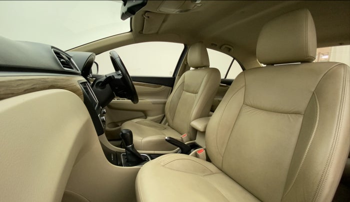 2018 Maruti Ciaz ALPHA  AT 1.5 SHVS PETROL, Petrol, Automatic, 56,035 km, Right Side Front Door Cabin