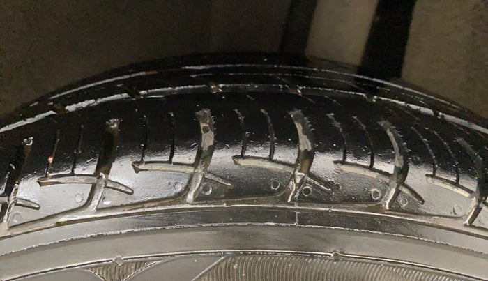 2018 Maruti Baleno DELTA PETROL 1.2, Petrol, Manual, 44,378 km, Left Rear Tyre Tread