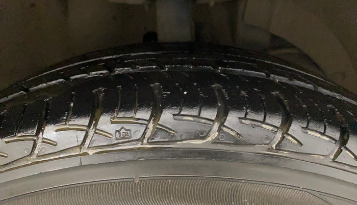 2018 Maruti Baleno DELTA PETROL 1.2, Petrol, Manual, 44,378 km, Right Front Tyre Tread