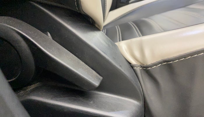 2024 Tata ALTROZ XM PLUS CNG, CNG, Manual, 28,896 km, Driver Side Adjustment Panel