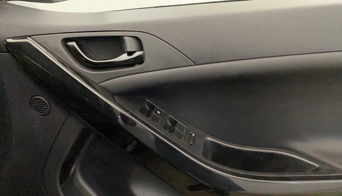 2023 Tata NEXON XZ PLUS PETROL SUNROOF DARK EDITION, Petrol, Manual, 17,910 km, Driver Side Door Panels Control