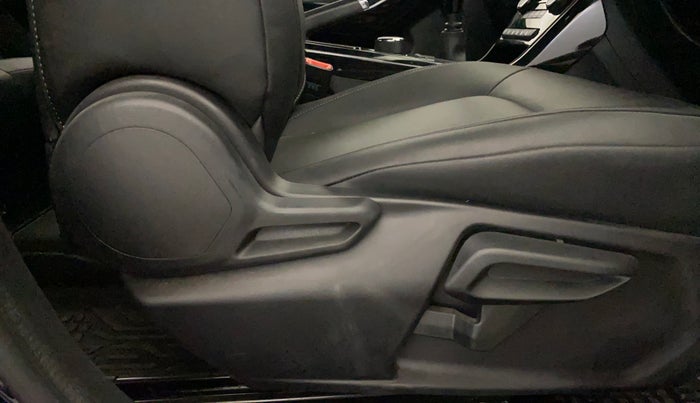 2023 Tata NEXON XZ PLUS PETROL SUNROOF DARK EDITION, Petrol, Manual, 17,910 km, Driver Side Adjustment Panel