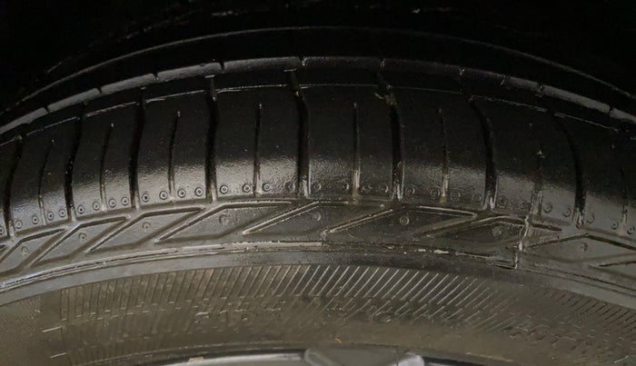 2023 Tata NEXON XZ PLUS PETROL SUNROOF DARK EDITION, Petrol, Manual, 17,910 km, Right Front Tyre Tread