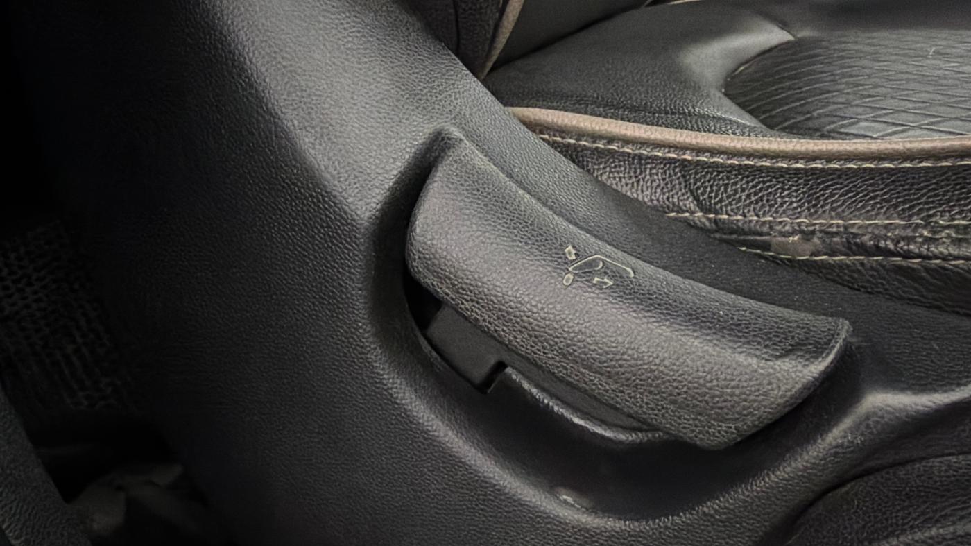 2019 Hyundai Creta E PLUS 1.6 DIESEL, Diesel, Manual, 93,512 km, Driver Side Adjustment Panel