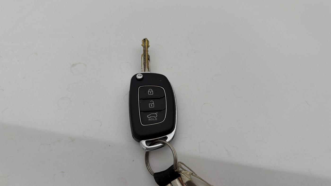 2019 Hyundai Creta E PLUS 1.6 DIESEL, Diesel, Manual, 93,512 km, Key Close Up
