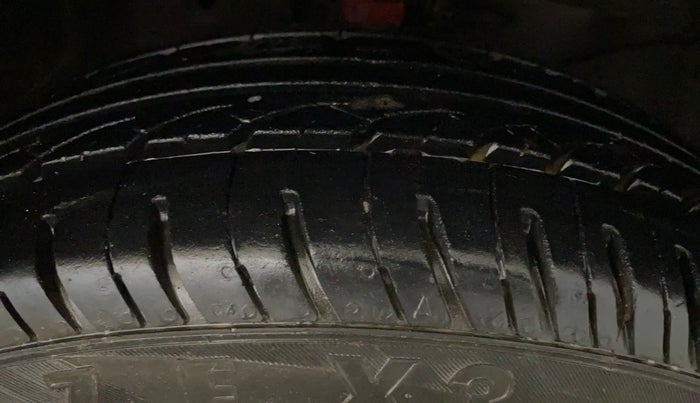 2015 Honda Amaze 1.2L I-VTEC S, Petrol, Manual, 62,854 km, Right Front Tyre Tread