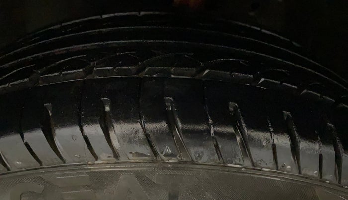 2015 Honda Amaze 1.2L I-VTEC S, Petrol, Manual, 62,854 km, Left Front Tyre Tread