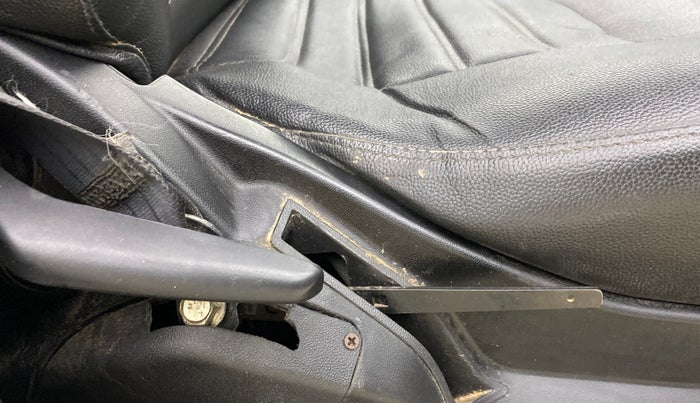 2014 Fiat Grand Punto EMOTION PACK 1.3 90 HP, Diesel, Manual, 1,18,443 km, Driver Side Adjustment Panel