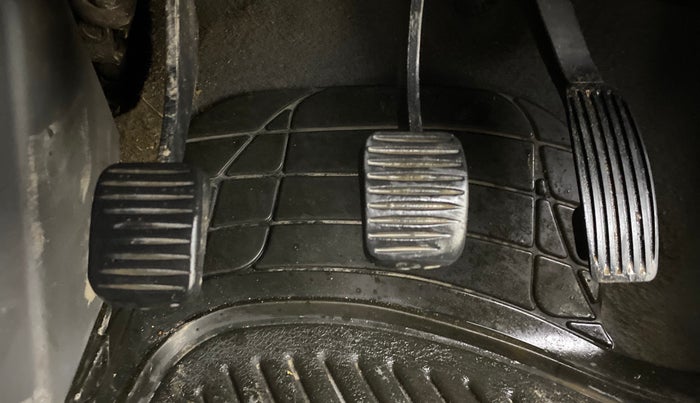 2014 Fiat Grand Punto EMOTION PACK 1.3 90 HP, Diesel, Manual, 1,18,443 km, Pedals