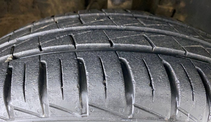 2020 Renault Kwid RXT, Petrol, Manual, 35,900 km, Right Front Tyre Tread