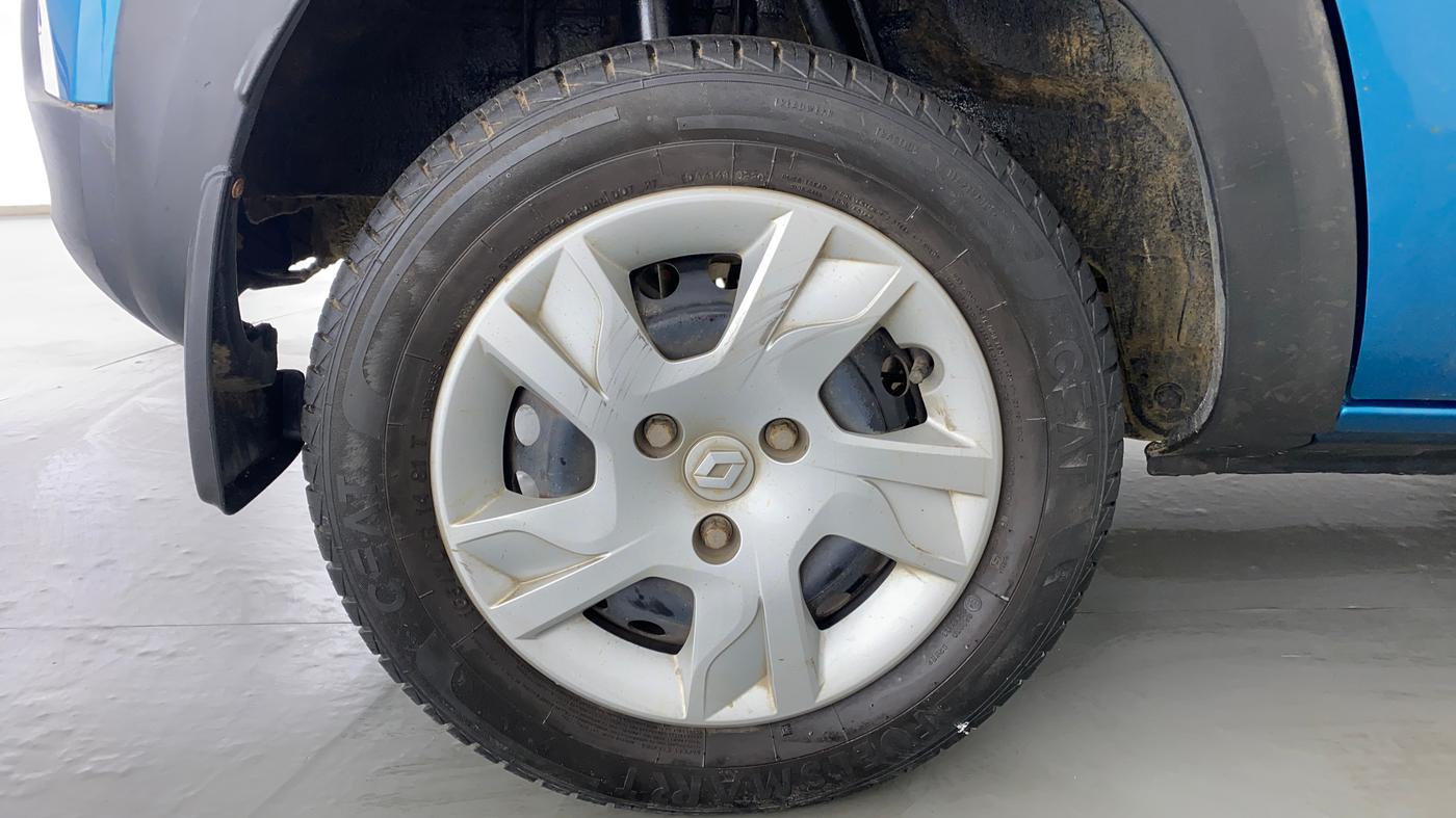 2020 Renault Kwid RXT, Petrol, Manual, 35,900 km, Right Rear Wheel