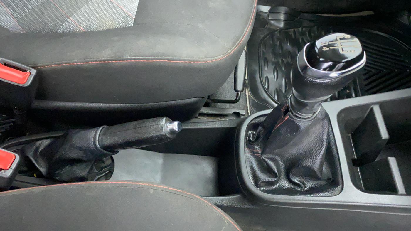 2020 Renault Kwid RXT, Petrol, Manual, 35,900 km, Gear Lever