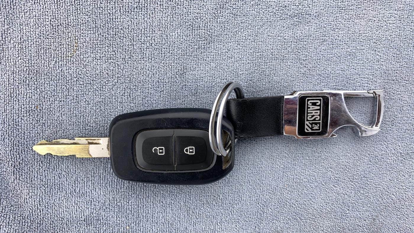 2020 Renault Kwid RXT, Petrol, Manual, 35,900 km, Key Close Up