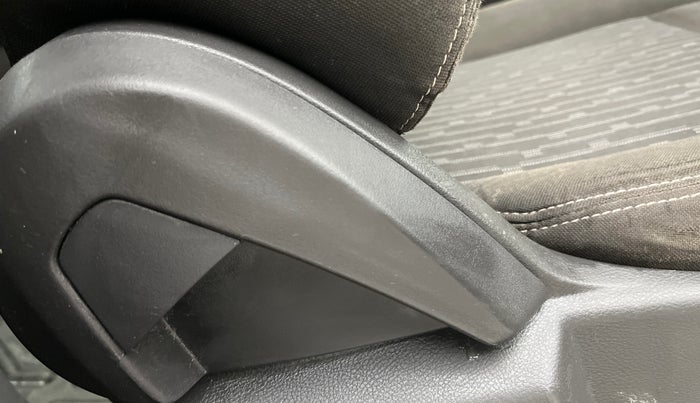 2015 Ford Figo ZXI 1.2 PETROL, Petrol, Manual, 94,037 km, Driver Side Adjustment Panel