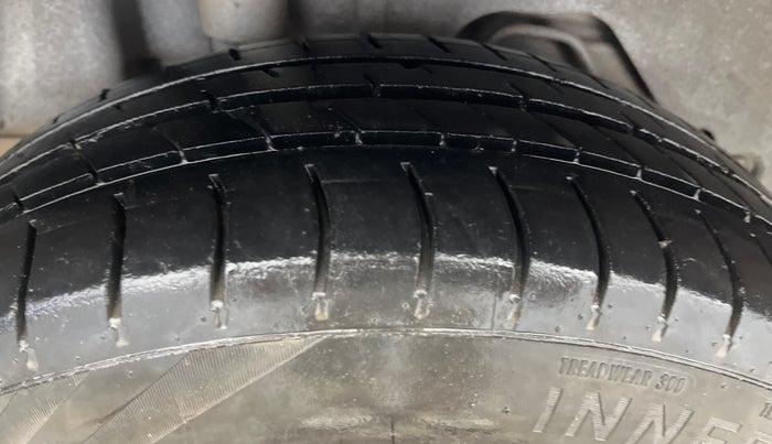 2015 Ford Figo ZXI 1.2 PETROL, Petrol, Manual, 94,037 km, Right Rear Tyre Tread