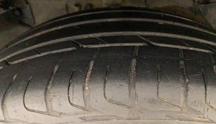 2019 Tata NEXON XZA PLUS PETROL DUAL TONE, Petrol, Automatic, 22,715 km, Right Rear Tyre Tread