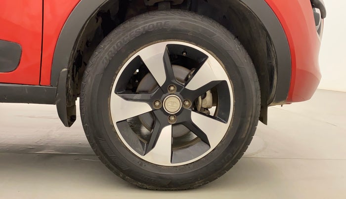 2019 Tata NEXON XZA PLUS PETROL DUAL TONE, Petrol, Automatic, 22,715 km, Right Front Wheel