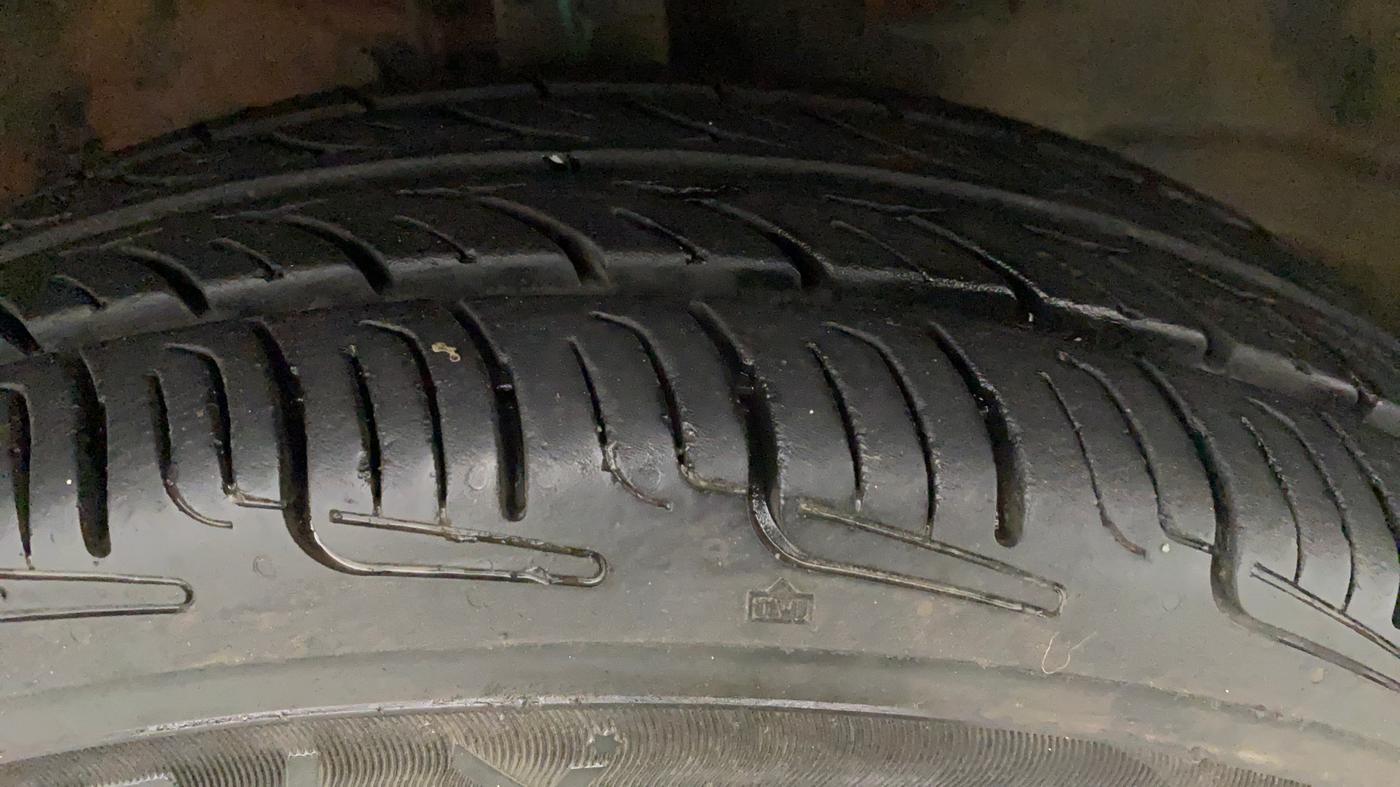 2012 Maruti Wagon R 1.0 LXI, Petrol, Manual, 44,630 km, Right Front Tyre Tread