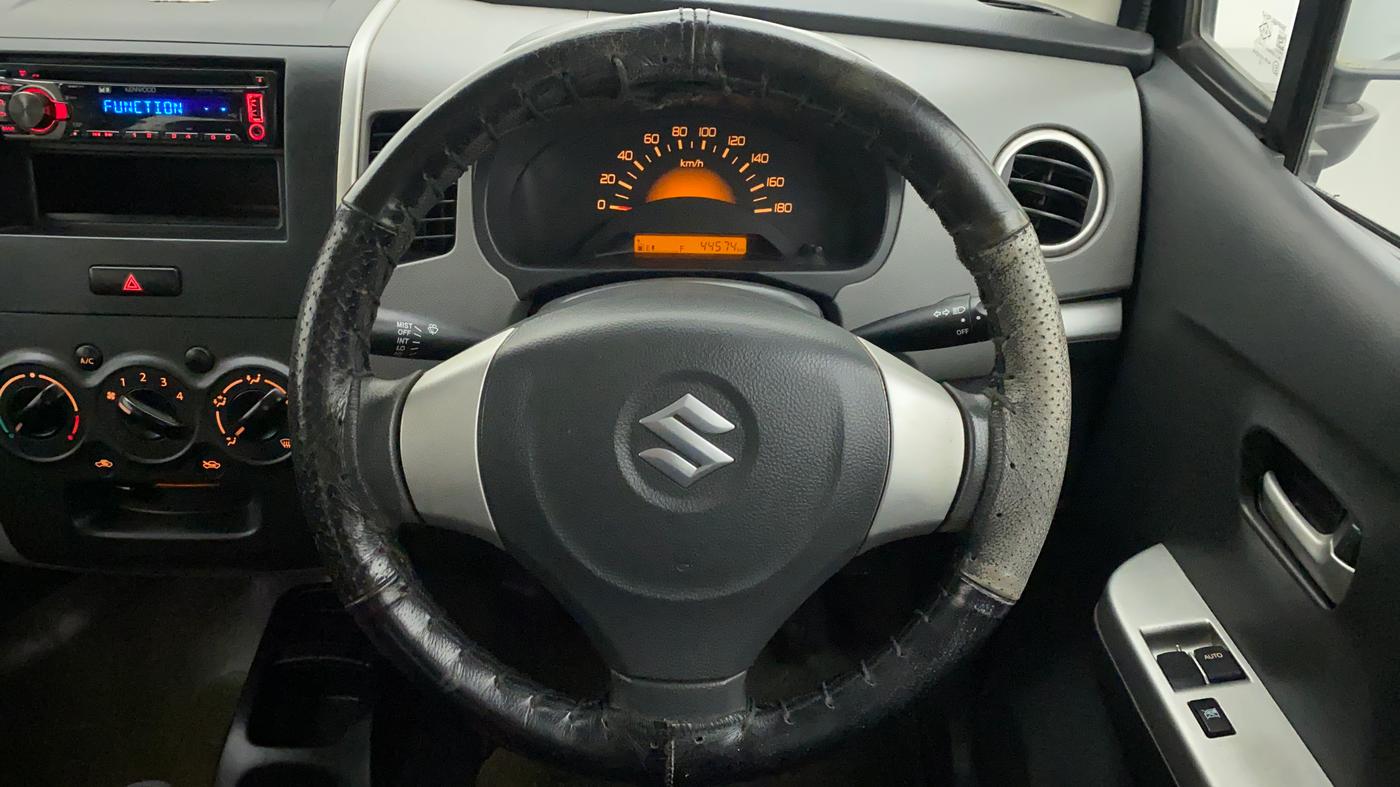 2012 Maruti Wagon R 1.0 LXI, Petrol, Manual, 44,630 km, Steering Wheel Close Up