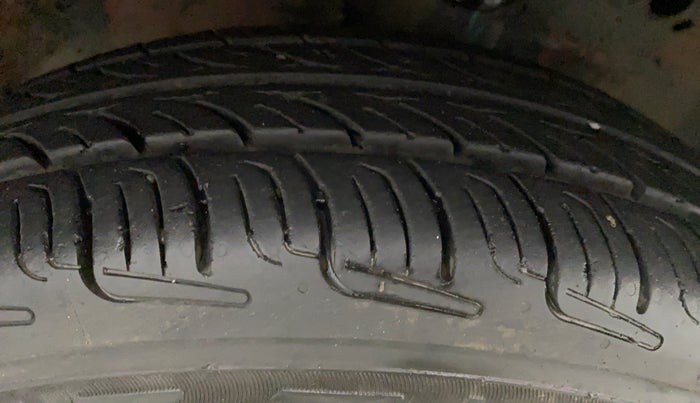 2012 Maruti Wagon R 1.0 LXI, Petrol, Manual, 44,630 km, Left Front Tyre Tread