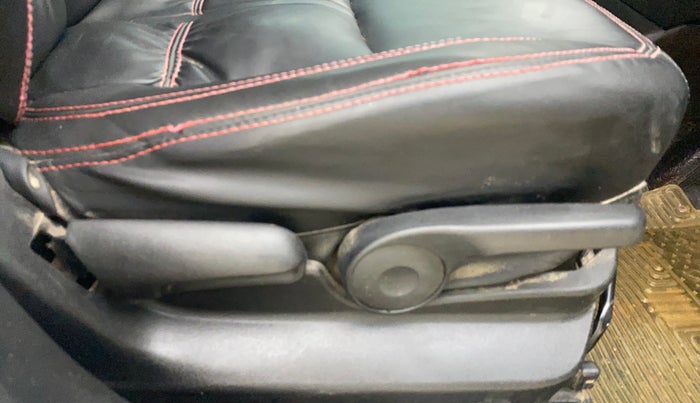 2020 Maruti Vitara Brezza ZXI PLUS, CNG, Manual, 82,423 km, Driver Side Adjustment Panel