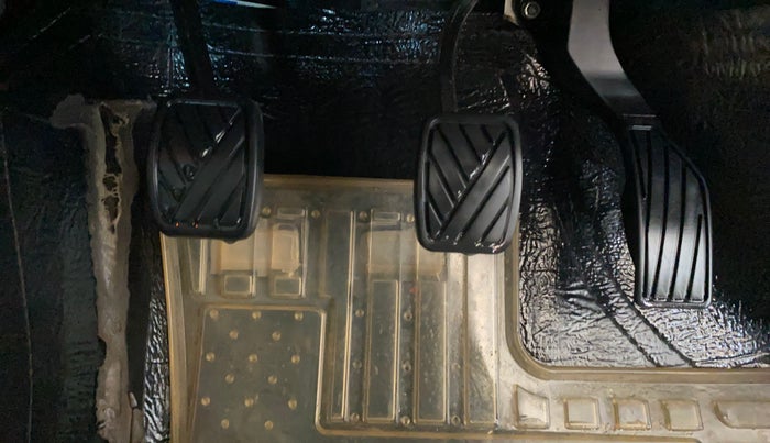 2020 Maruti Vitara Brezza ZXI PLUS, CNG, Manual, 82,423 km, Pedals