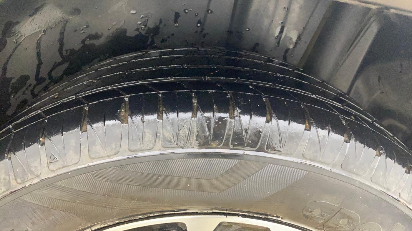 2020 Maruti Vitara Brezza ZXI PLUS, CNG, Manual, 82,423 km, Left Rear Tyre Tread