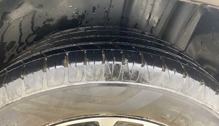 2020 Maruti Vitara Brezza ZXI PLUS, CNG, Manual, 82,423 km, Left Rear Tyre Tread