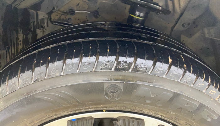 2020 Maruti Vitara Brezza ZXI PLUS, CNG, Manual, 82,423 km, Left Front Tyre Tread